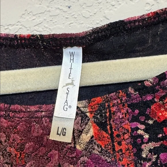 White Stag Black and Red Patterned Shell Size L - Picture 3 of 4